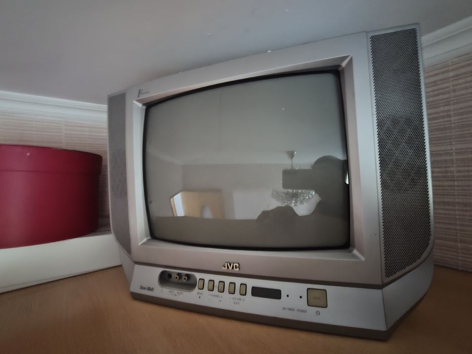 Продам телевизор в отличном состоянии