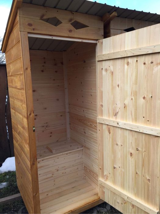 Wc/toaleta de curte din lemn