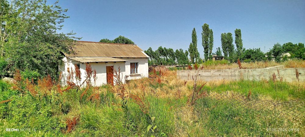 Uy sotiladi gaz svet suv xammasi bor