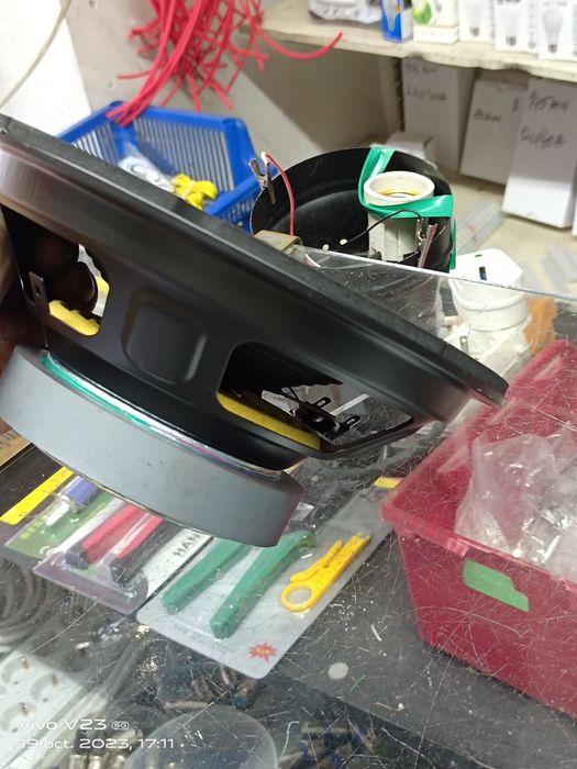 Vând difuzoare cu diametrul de 20cm 8inch