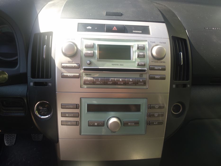 Тойота Корола версо 2.2 D-cat 177 коня само на части