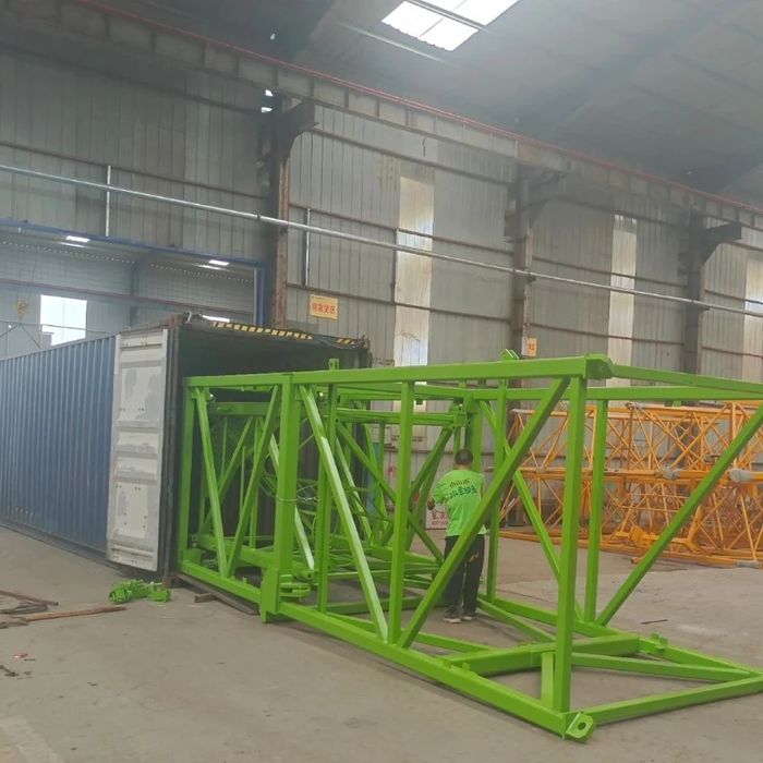 Башенный кран,  строительные лифты