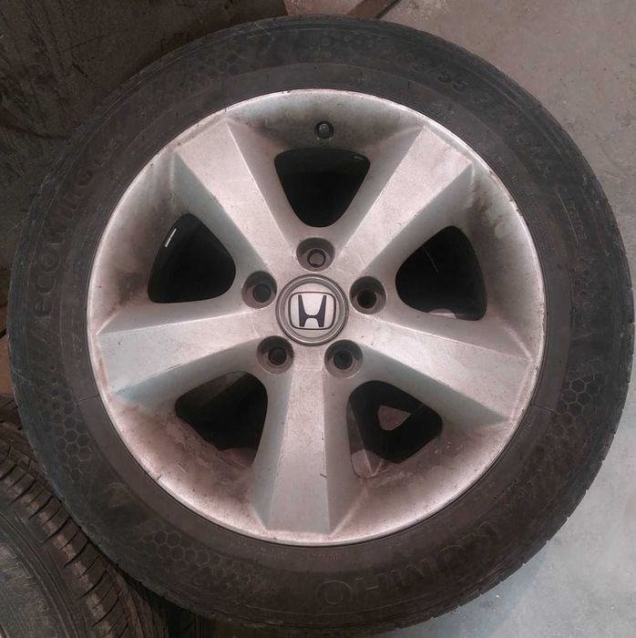 Продавам Honda FR-V 2.2D. в много добро състояние.