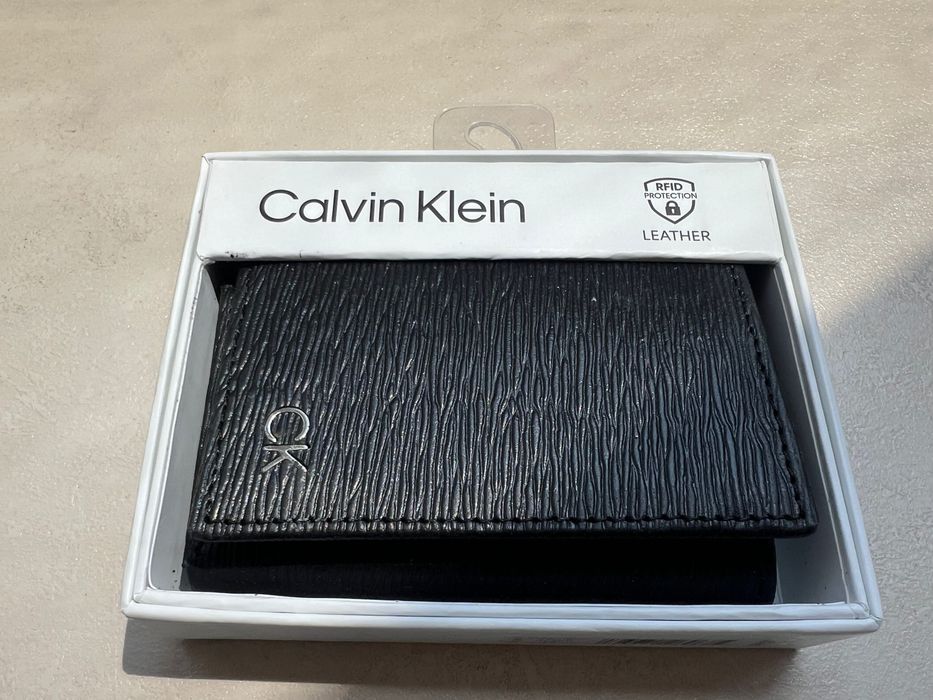 Calvin Klein оригинален портфейл