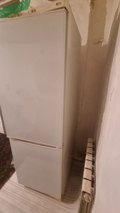 Холодилник indesit