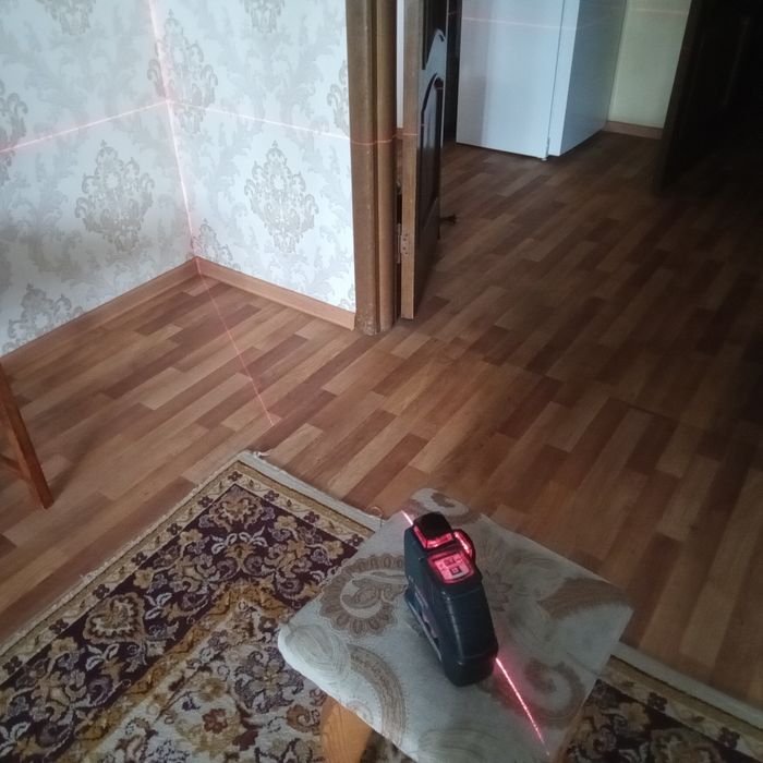 Продам лазерный уровень Bosch
