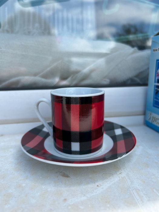 Комлект 6 чашки червени