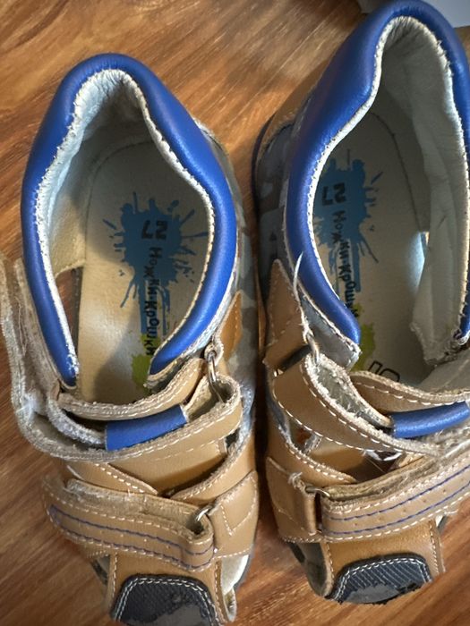 Отдам сандали на мальчика размер 27