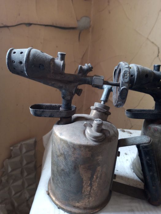 Бензинови горелки 4бр. Голяма 1 бр.