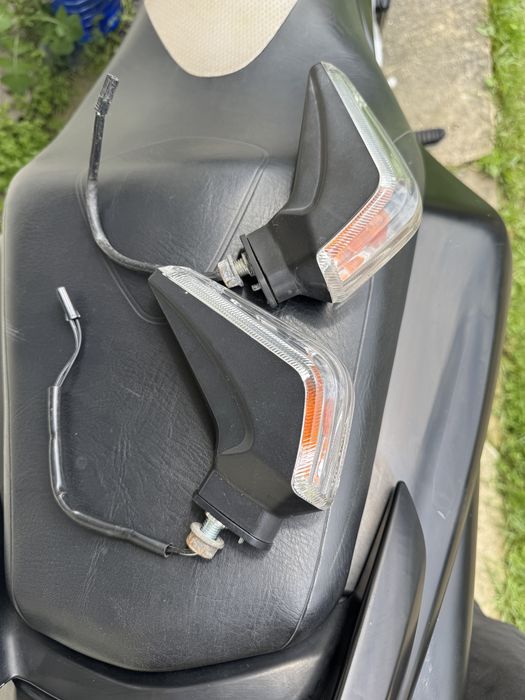 Semnalizare dreapta spate Suzuki gsr600.