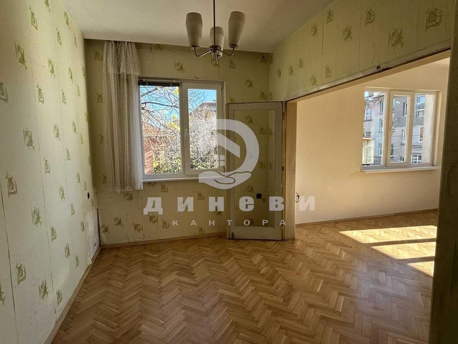 Eтаж от къща на Аязмото