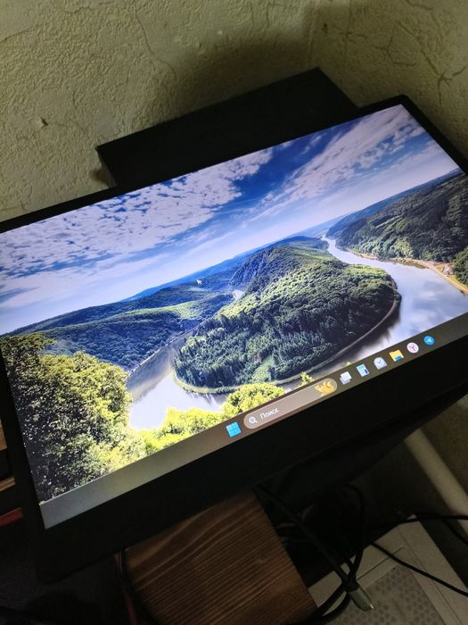 Преносим дисплей 13.3"