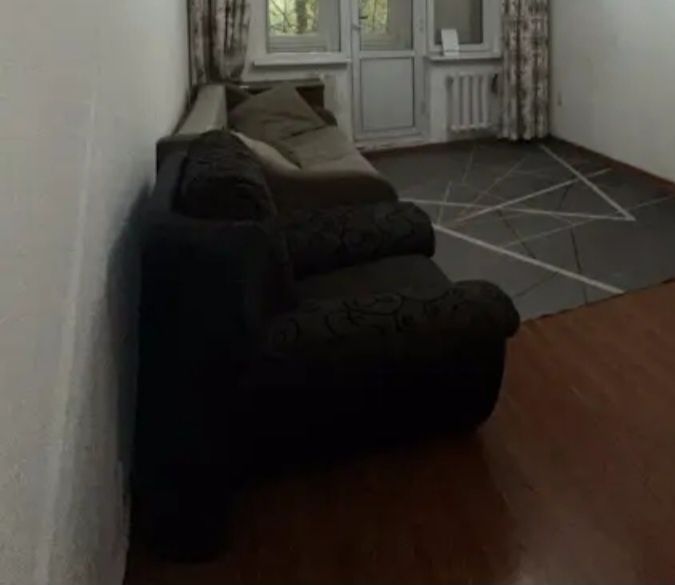 Отдам мебель и дверь даром