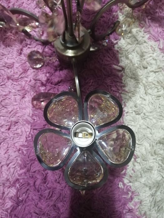 Продам люстру для высоки потолков