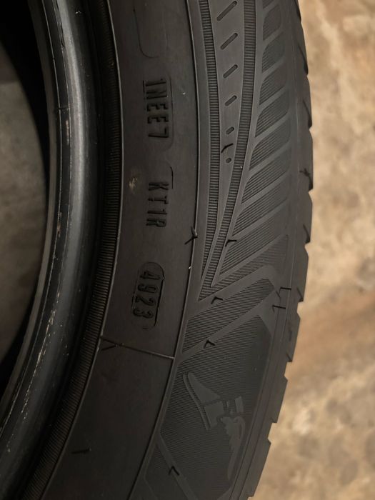 Vand 1  bucata anvelopa 235/55/19 All season Goodyear vector 4 seasons