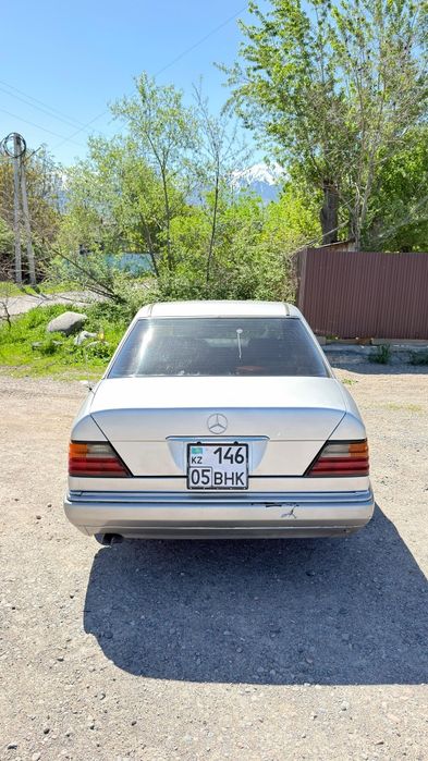 Продам машину  124