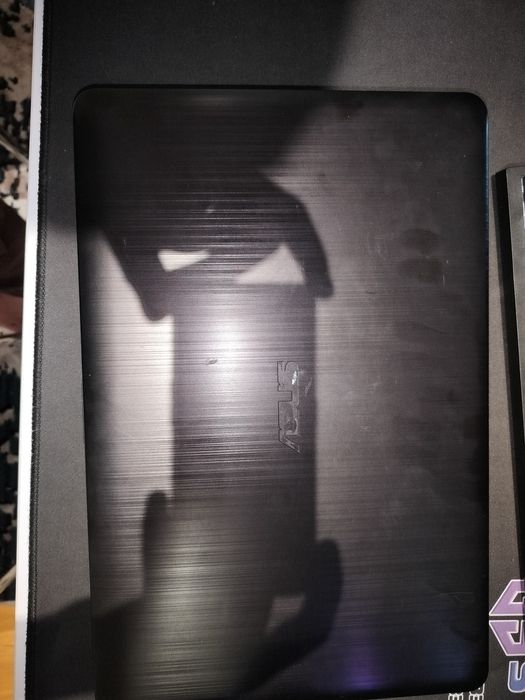 Продаю б/у ноутбук Asus