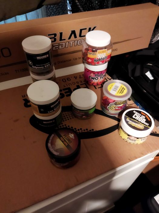 Momeli pescuit diverse 40 cutii . Preti FIX !!!