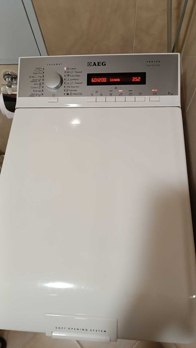 Продавам пералня AEG с горно зареждане,  AEG L74270TLE, 7 кг, Made in France