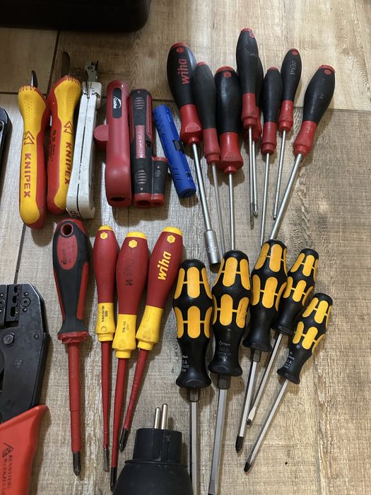 Knipex куфар с инструменти