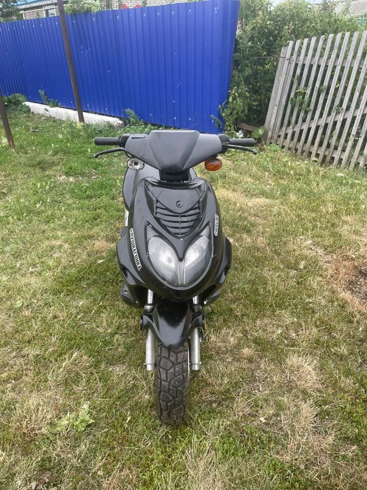 Модель скутер Racer