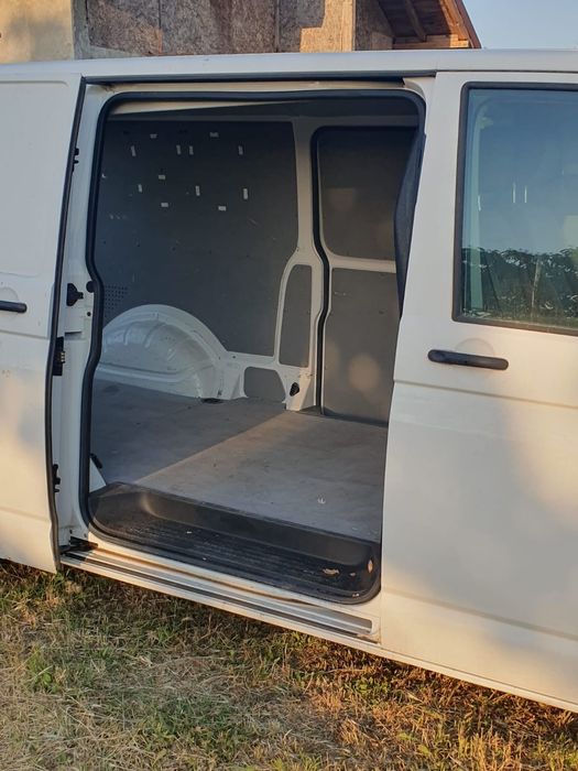 VOLKSWAGEN Multivan 2015 — imagine 3