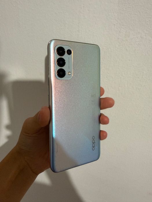Телефон «Oppo Reno 5»