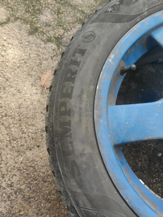 Продавам лети джанти с зимни гуми