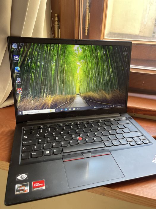 Lenovo ThinkPad E14 Ryzen 5 5625U | 8GB RAM | SSD M.2 | Baterie 92%