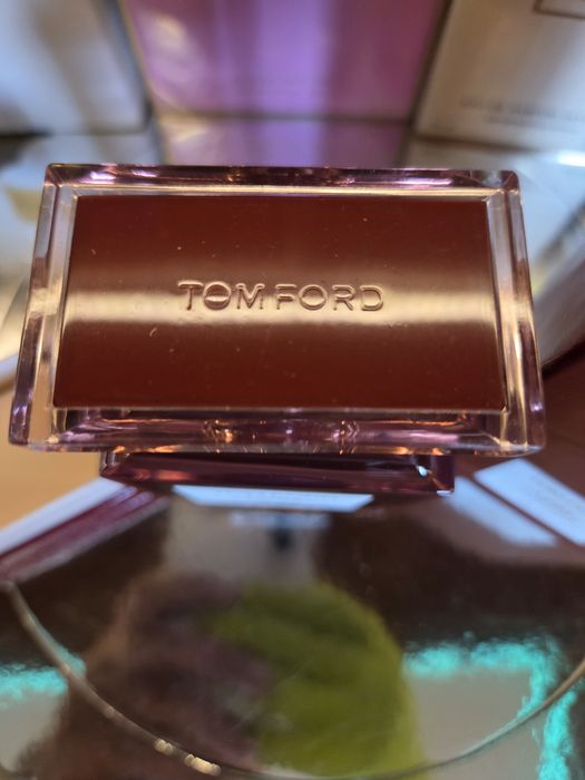 TomFord Lost Cherry с лек дефект