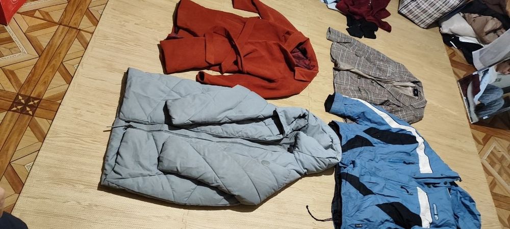 Продам сумку разных вещей