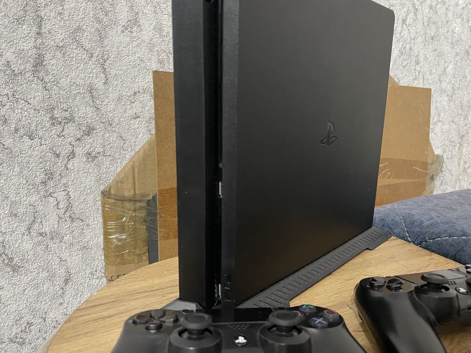 Playstation 4 slim 1tb