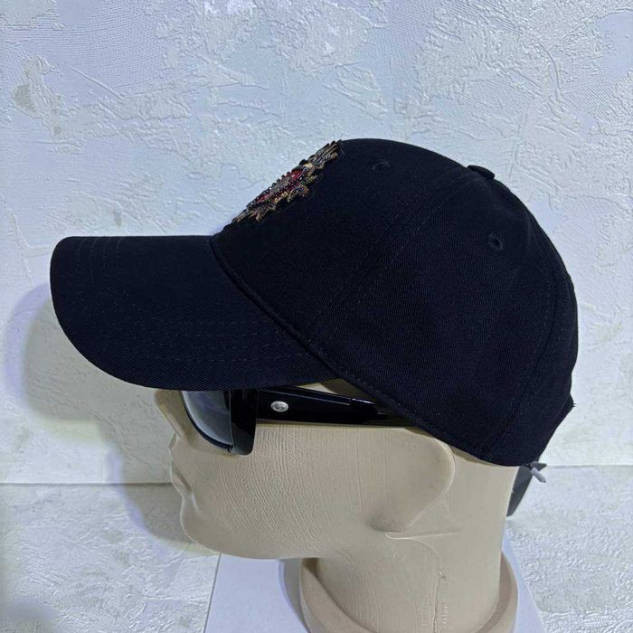 Маркови шапки с ръчно изработена бродерия лого markovi shapki broderia