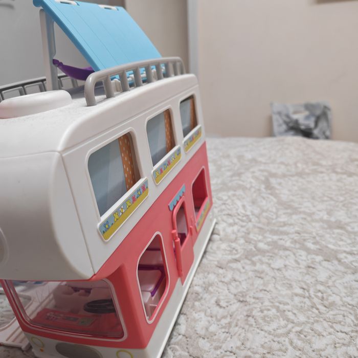 Peppa Pig camper