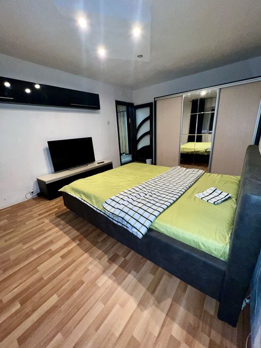 Inchiriez apartament Rovine