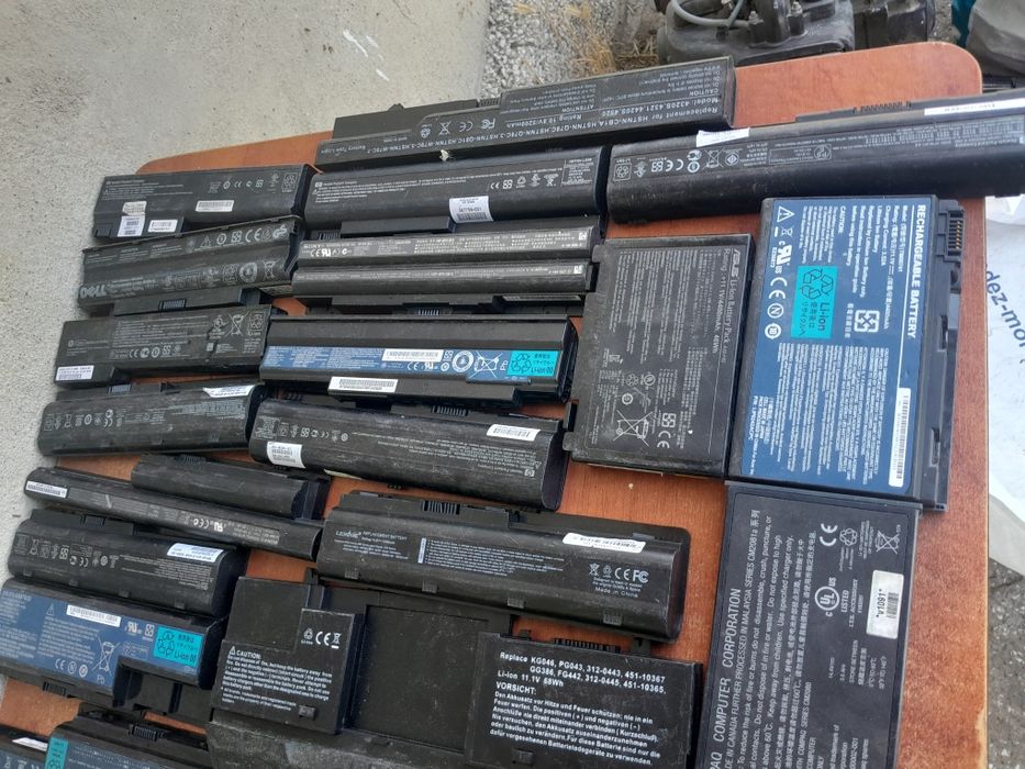 продавам батерии за лаптопи
