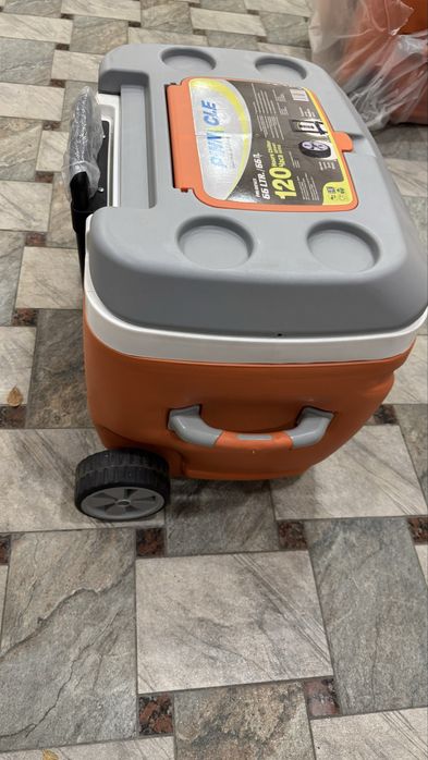 Изотермический контейнер на колесах 66 литр сумка холодильник termos