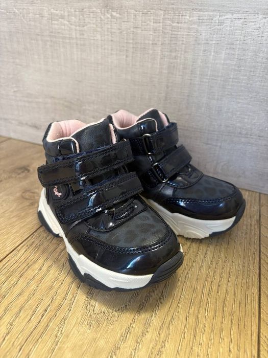 Осенние/демисезонные ботинки для девочки, 22 размер, в супер состоянии