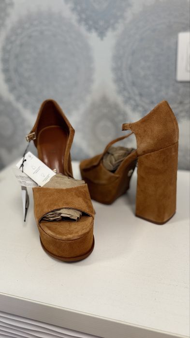 ZARA босоножки новые замшевые