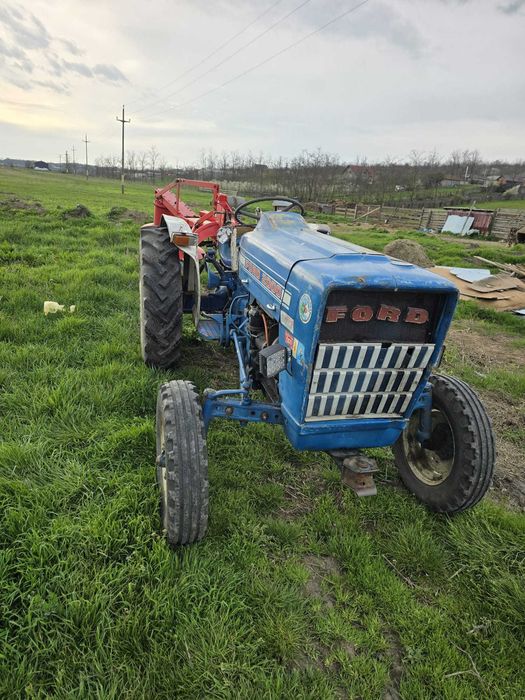 Tractor Ford 2000 si cositoare Lisicki