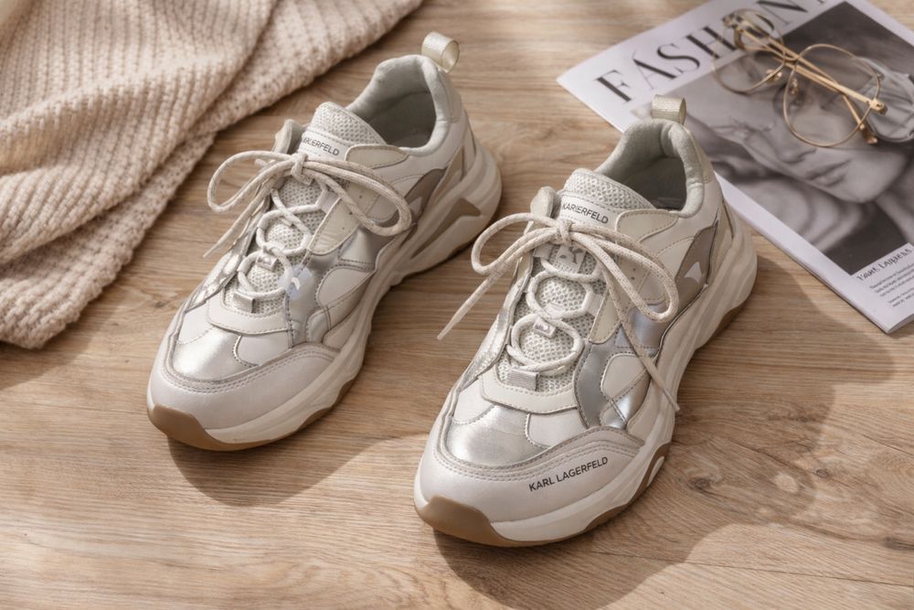Karl Lagerfield adidasi mărime 39