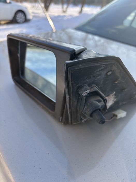 Продам левое зеркало мерседес 124