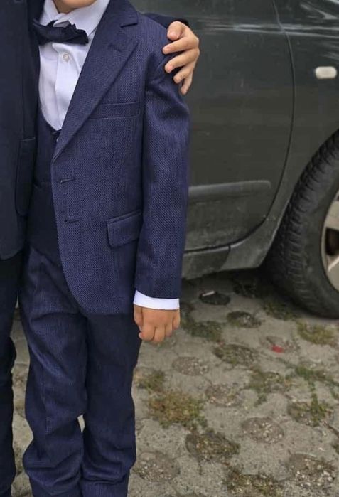 Детски костюм 6 годишен цвят тъмносин