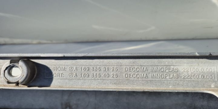 Bara spate  Prezinta zgarieturi minore in partea dreapta - Transport