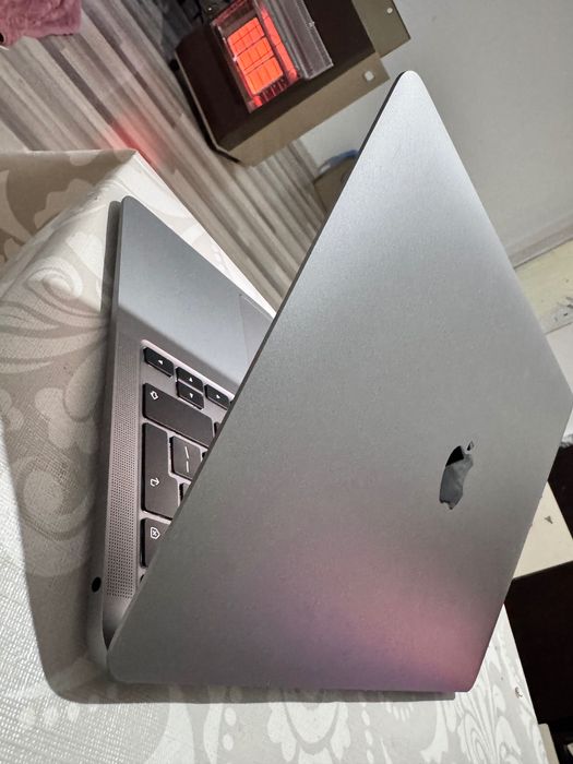 Продава се лаптоп Apple MagBook air 13.3" 256 Space Gray,Apple M1