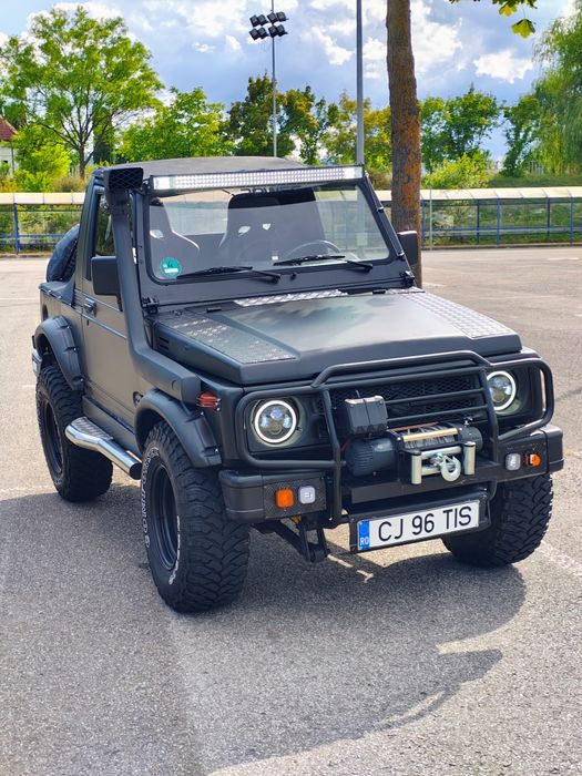 Vând Suzuki Samurai Cabrio Foarte frumos și îngrijit