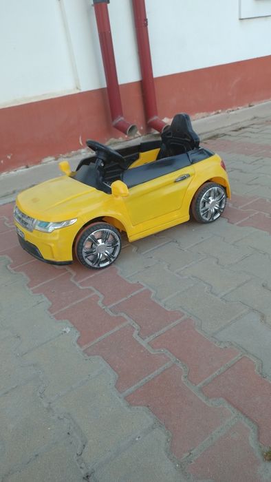 Vând mașinuța copii