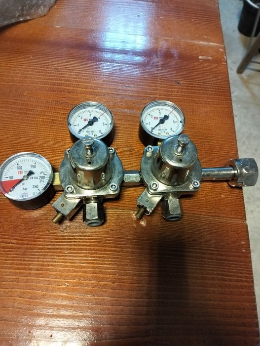 Reductor/regulator de presiune co2