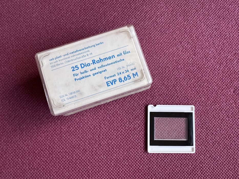 Качествени нови немски рамки за диапозитиви със стъкло 24х36мм