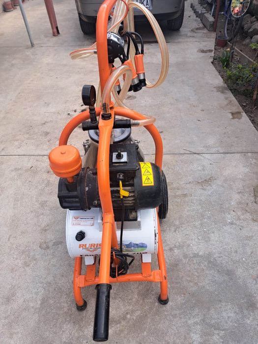 Vând mulgatoare Ruris